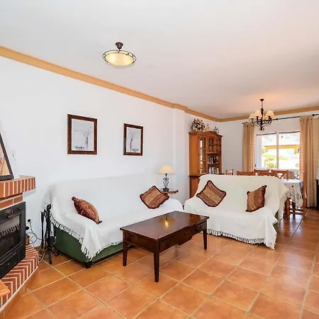 Sleeps 6 Air Con Wifi *
