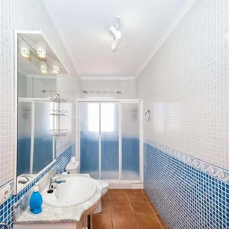 Sleeps 6 Air Con Wifi Villa Nerja